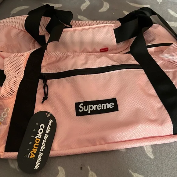 Supreme Duffle Bag Pink brand new